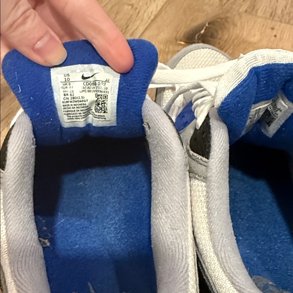 Nike Air Max Sneakers - Picture 4 of 6